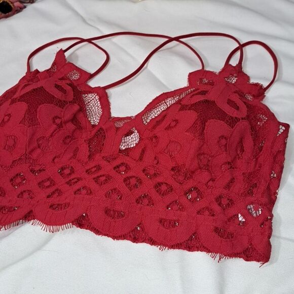 Zenana Outfitters Falling For You Bralette in Candy RED - Picture 2 of 11